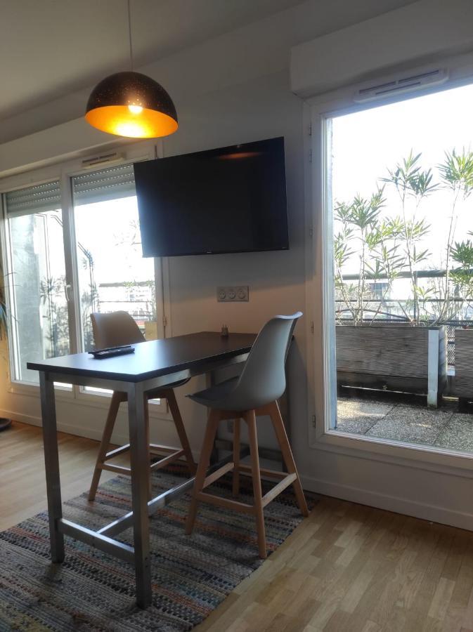 Studio Avec Terrasse Proche Des Transports. Issy-les-Moulineaux Exteriör bild